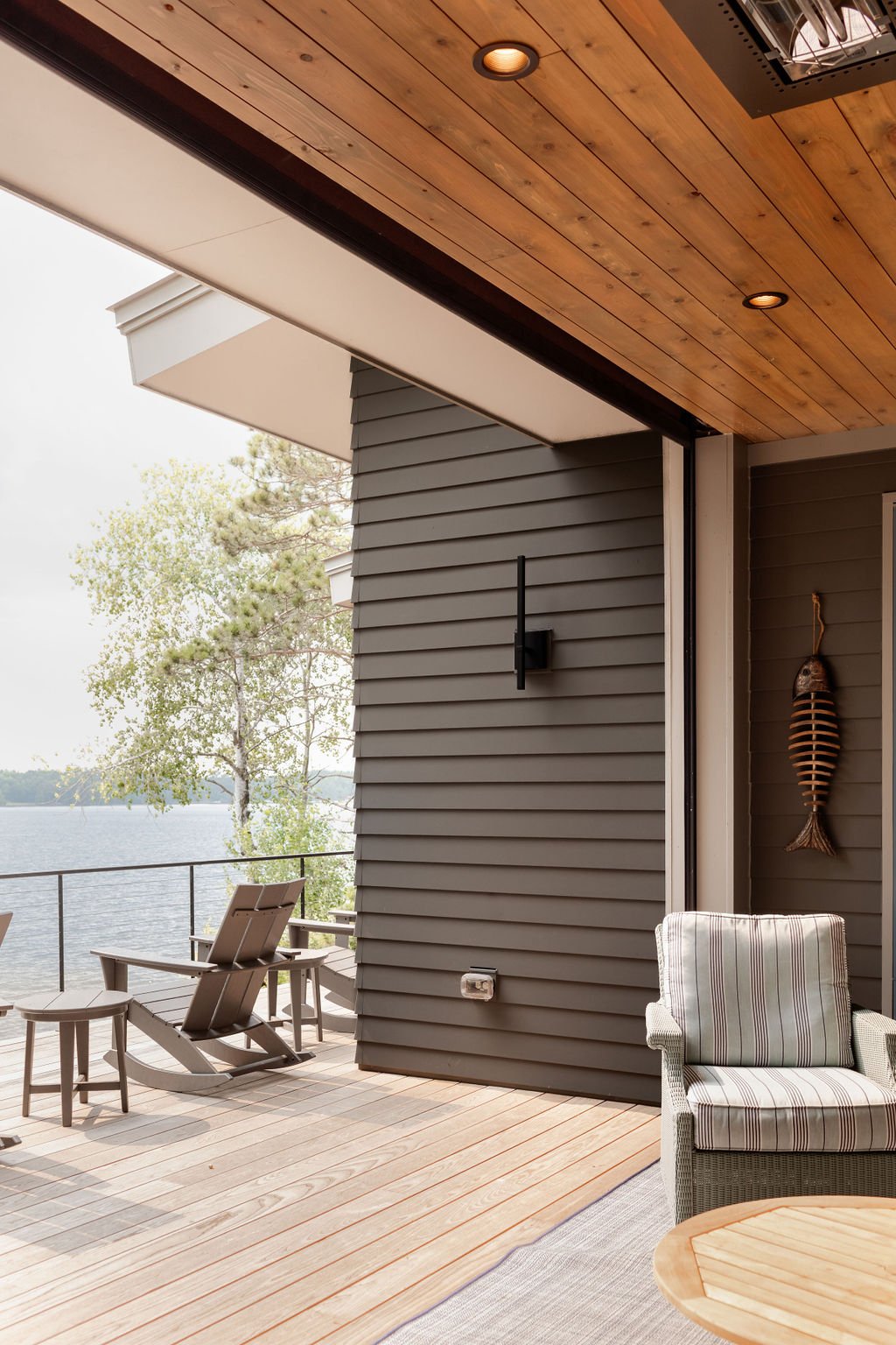 building-on-lake-lot-4